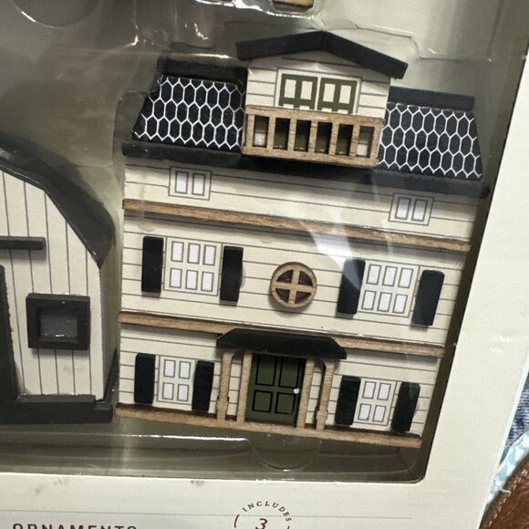 Hearth and Hand with Magnolia 2018 Christmas Wood Ornaments Chip & Joanna Gaines - Picture 3 of 5